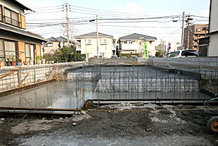 外観・耐圧盤基礎と基礎配筋1