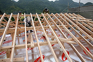 内部・2階 屋根垂木1