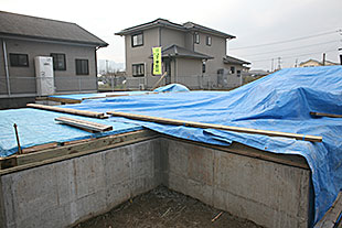 外観・基礎と雨よけ1