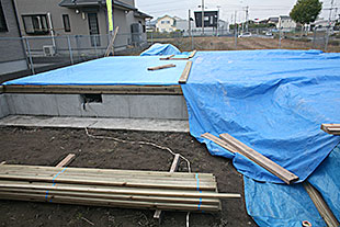 外観・基礎と雨よけ2