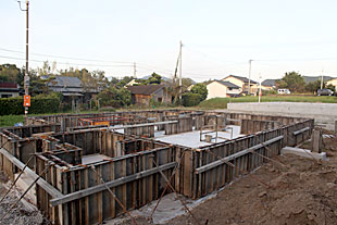 外観・基礎全景