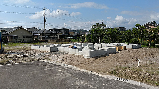 外観・基礎全景1