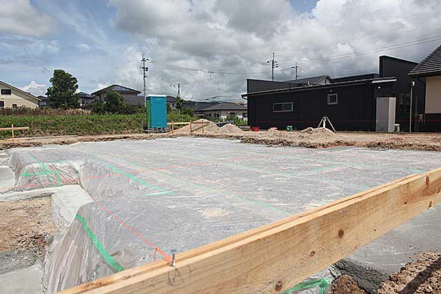 外観・基礎下防湿施工1