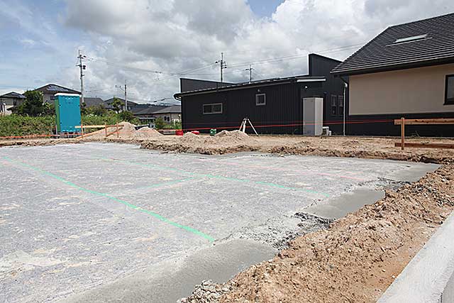 外観・基礎下防湿施工3