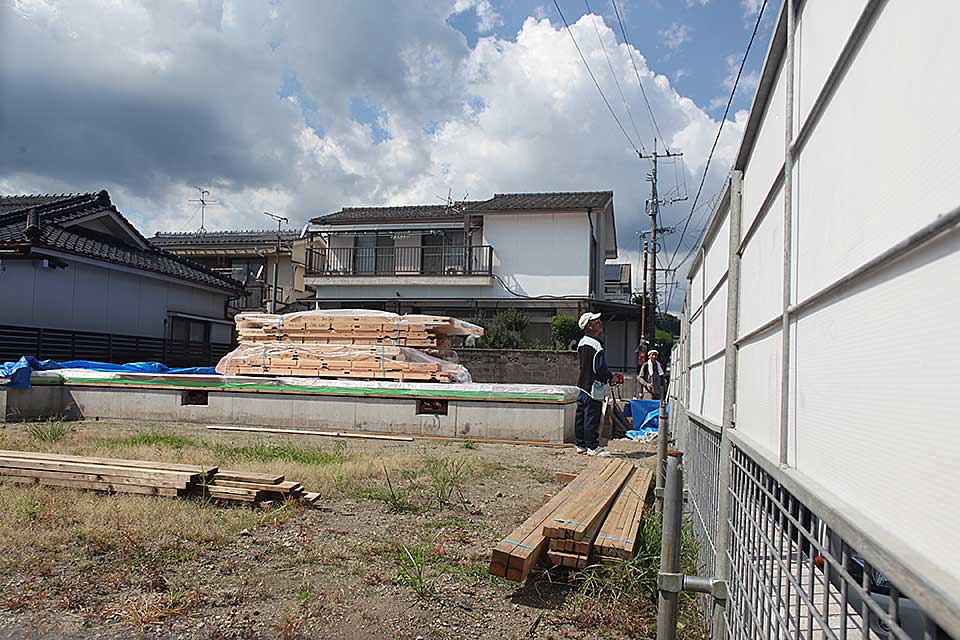 外観・基礎全景