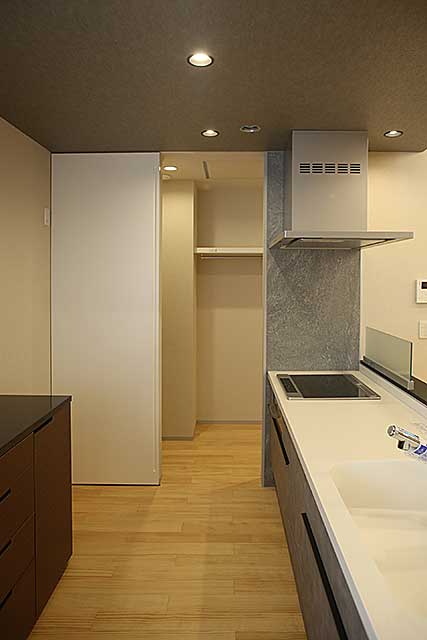 内部・キッチン2