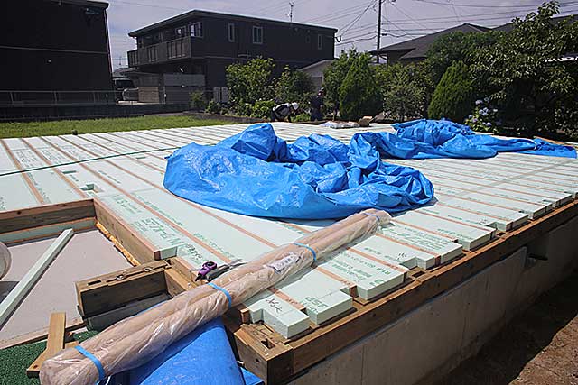 外観・床下断熱施工