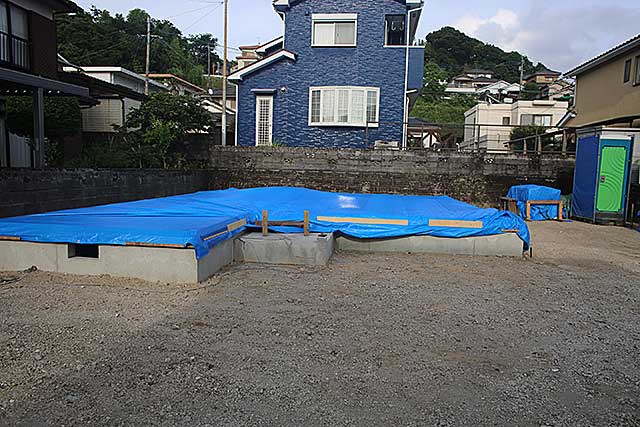 外観・基礎全景1