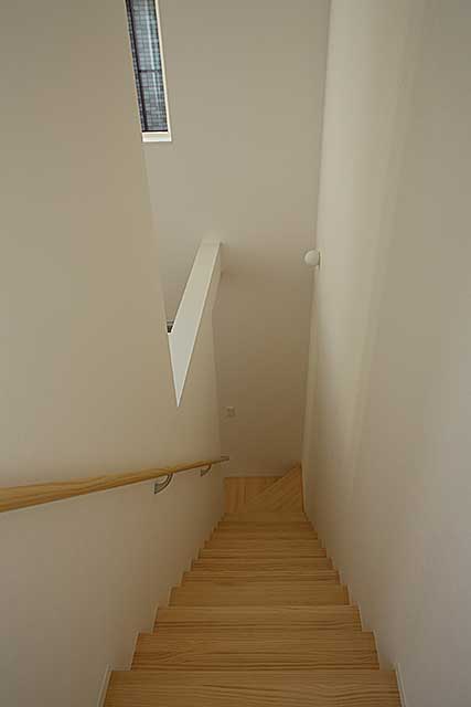 内部・2階 階段