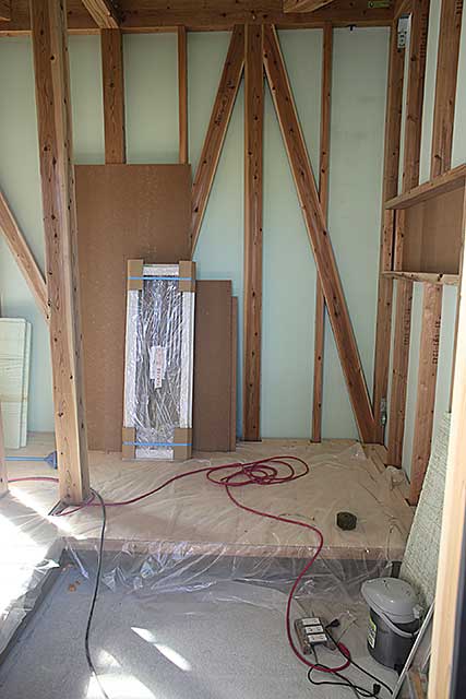 内部・玄関断熱施工