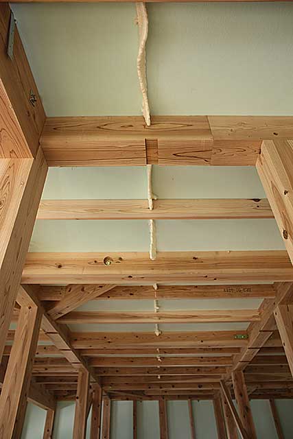 内部・2階 天井断熱と気密補強