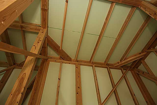 内部・2階 天井断熱と火打梁2