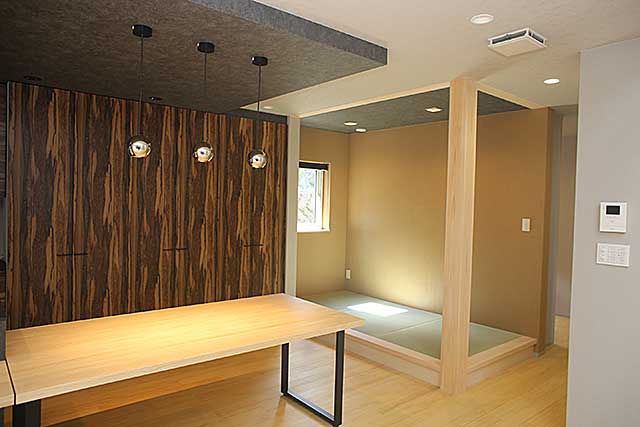 内部・ダイニングと和室