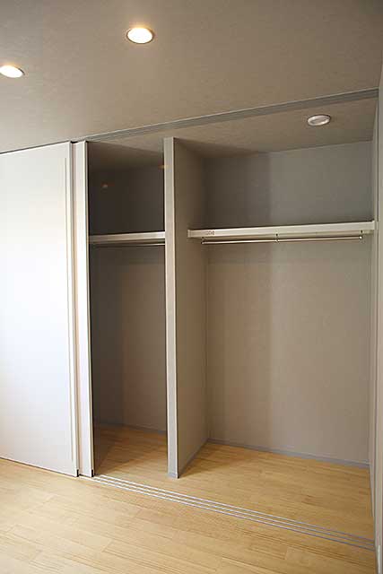 内部・2階 居室収納2