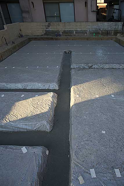 内部・根切り捨てコン施工2