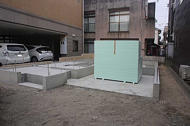 外観・基礎全景2