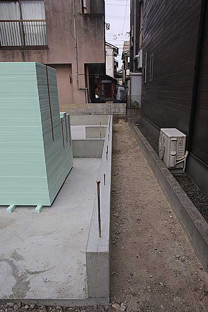 外観・基礎立ち上がりとアンカーボルト