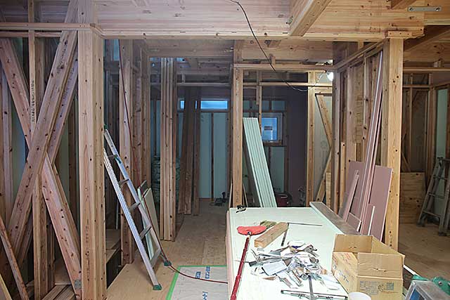 内部・1階構造躯体2