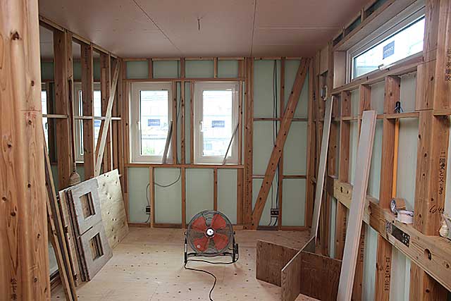 内部・2階 居室下地施工1